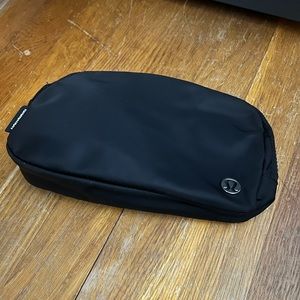 Final sale Lululemon belt bag